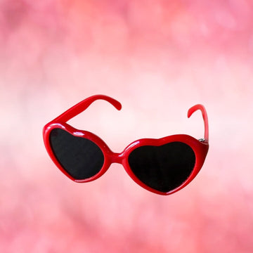 Lunettes de soleil en forme de cœur rouge pour poupées de 18 pouces